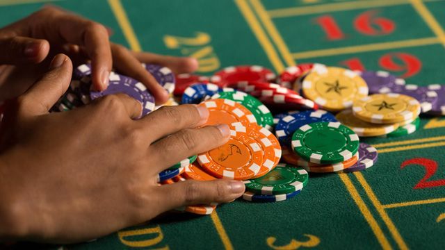 Spin Casino Game کھلاڑیوں کے لیے لائیو کیسینو سیکشن